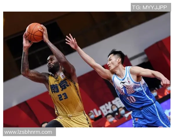 新疆伊力特与南京同曦宙光激战正酣期待精彩对决与精彩表现 新疆伊力特与南京同曦宙光激战正酣期待精彩对决与精彩表现